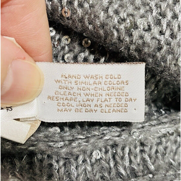 Chico's Size 1/M/8 Cowl Neck Sweater Silver Sequin Embellished Soft Gray Knit - Picture 13 of 13